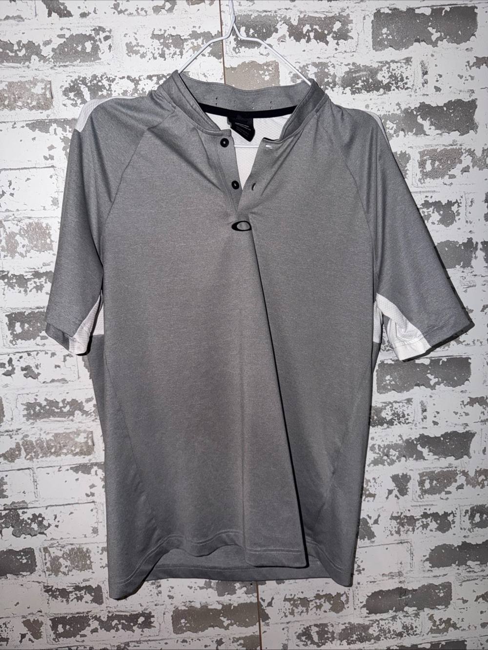 Oakley Men's Gray Short-Sleeve Performance Polo with White Accents